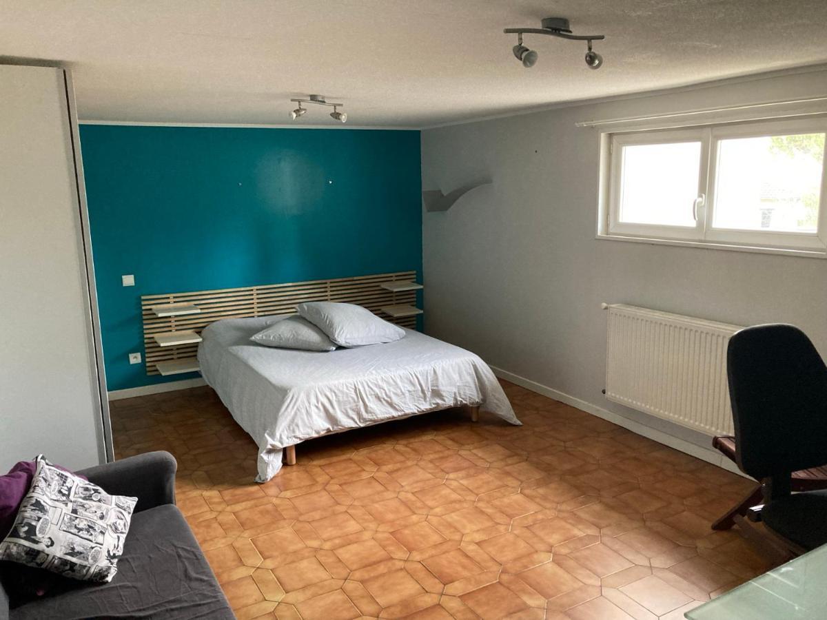Appartement En Rez-De-Chaussee De Maison Montanay Eksteriør bilde
